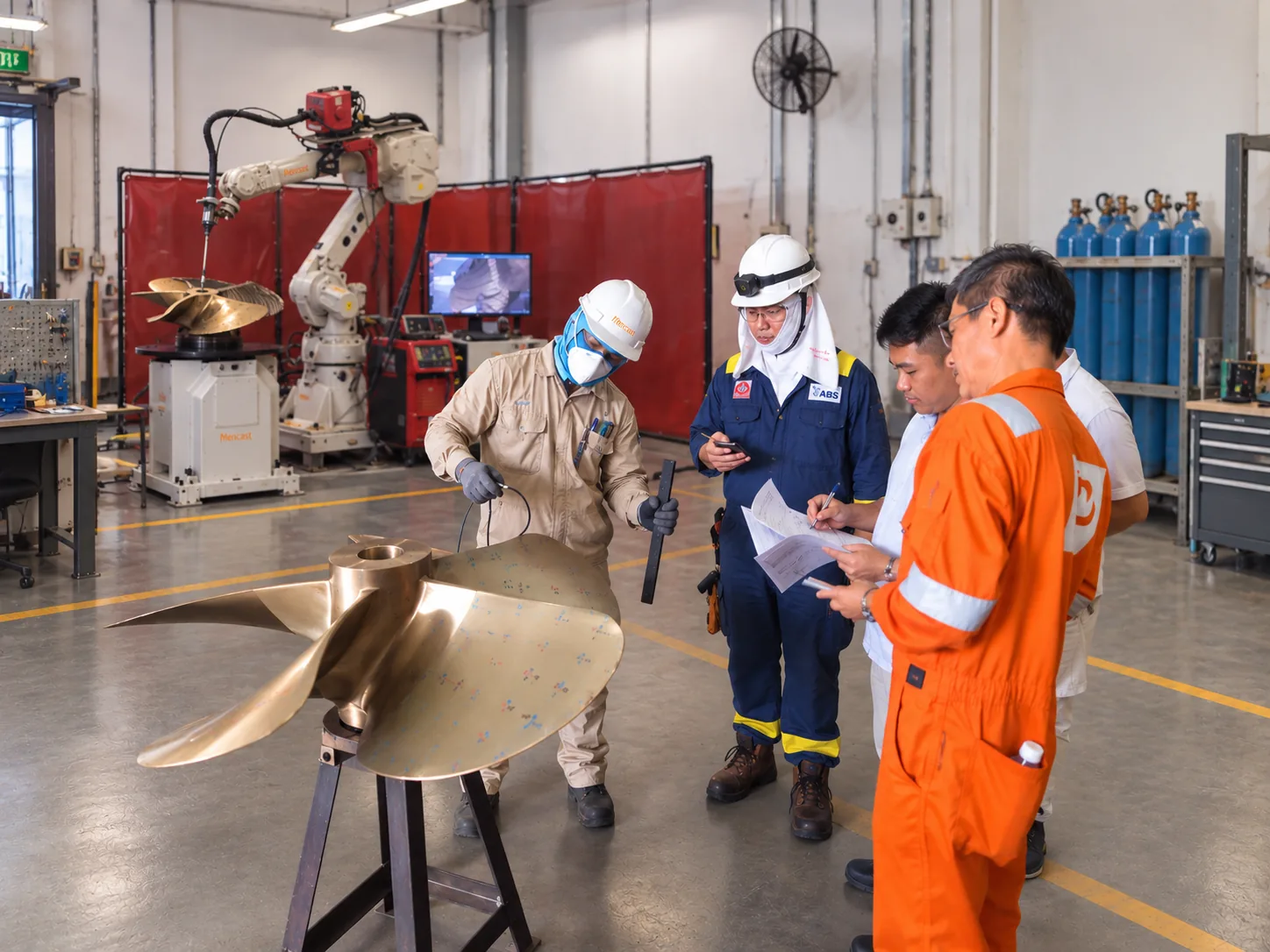 Mencast's additively manufactured marine propeller with Lloyd's Register and ABS surveyors at certification